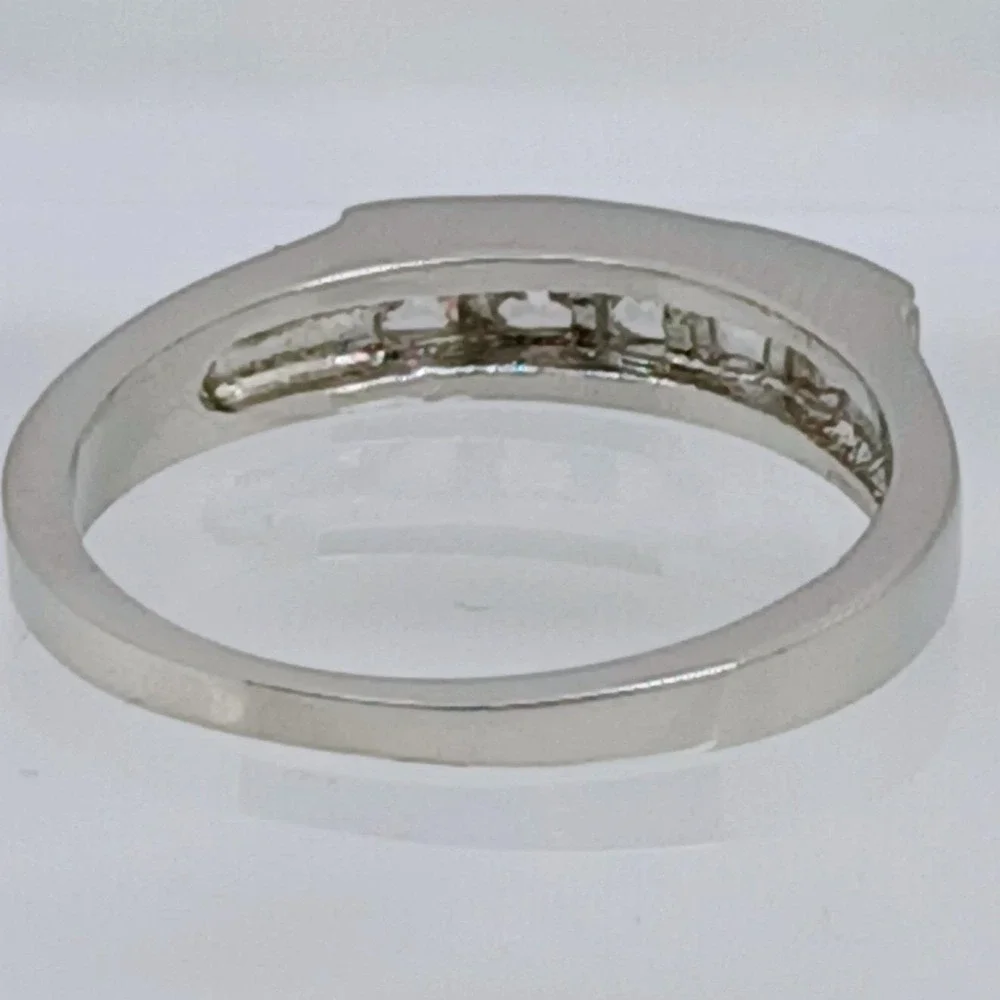 Silver Tone Princess Cut 5 Stone Channel Set Cubic Zirconia Band Ring Size 8